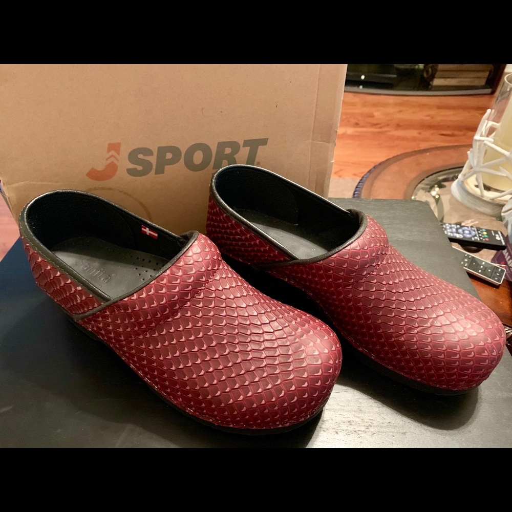 Sanita Clogs NEW!